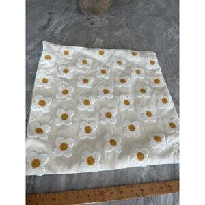 Daisy pillow cover 18”